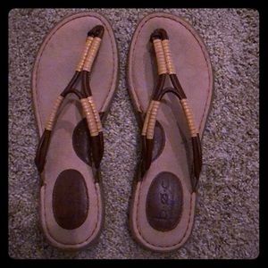 Boc Comfortable flip-flops with a padded arch